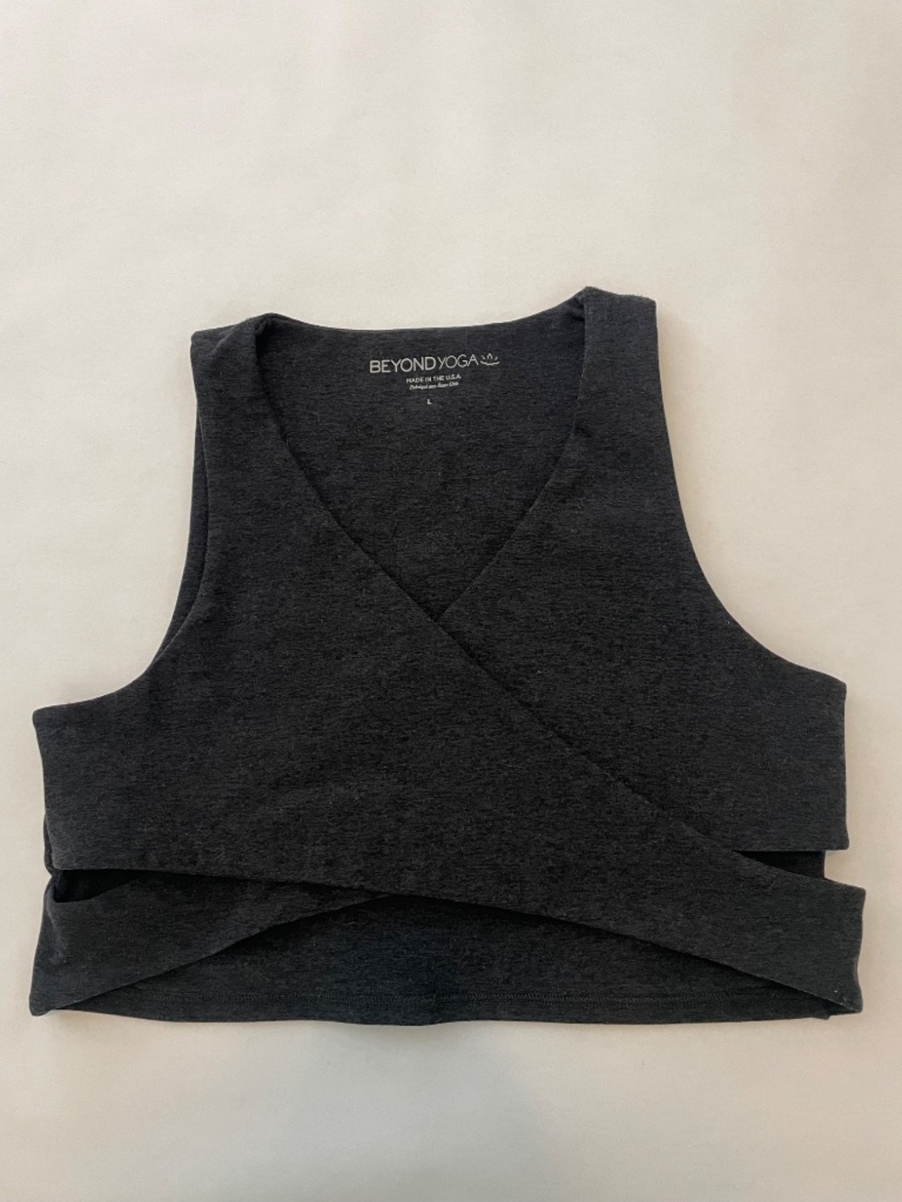 Beyond Yoga Gray Spacedye That's A Wrap Cropped Yoga Tank Top / Bra Size Large